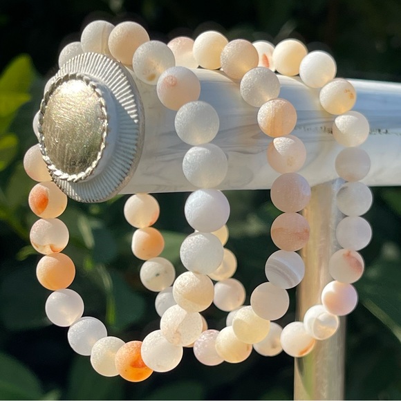 8mm White Druzy Frosted Quartz Chakra Stretch Bracelet - Picture 4 of 5